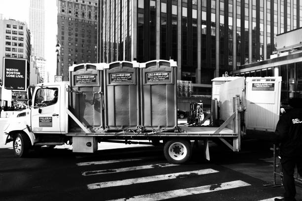 Best Portable restroom trailer rental  in Fruitland Park, FL